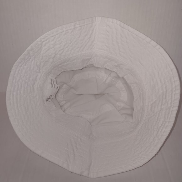 ZARA WHITE ON WHITE BUCKET HAT - Picture 4 of 8